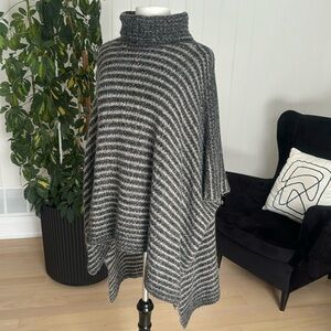 Cozy ZARA KNIT Italian Yarn Poncho OS